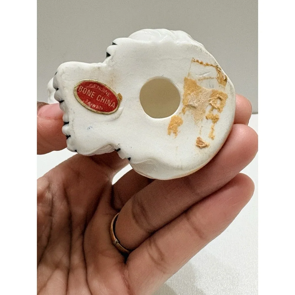 Bone China‎ White Persian Cat Figurine In Excellent Condition